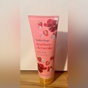 Bodycology Strawberry Cheesecake Body Cream 8 oz